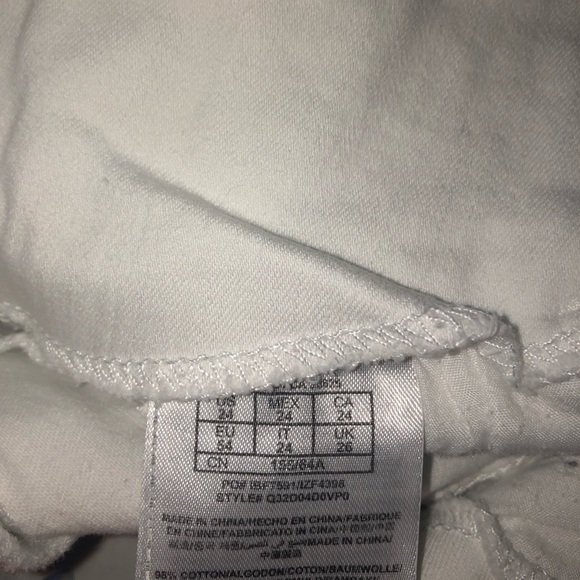 Guess Jean Shorts - Picture 3 of 4